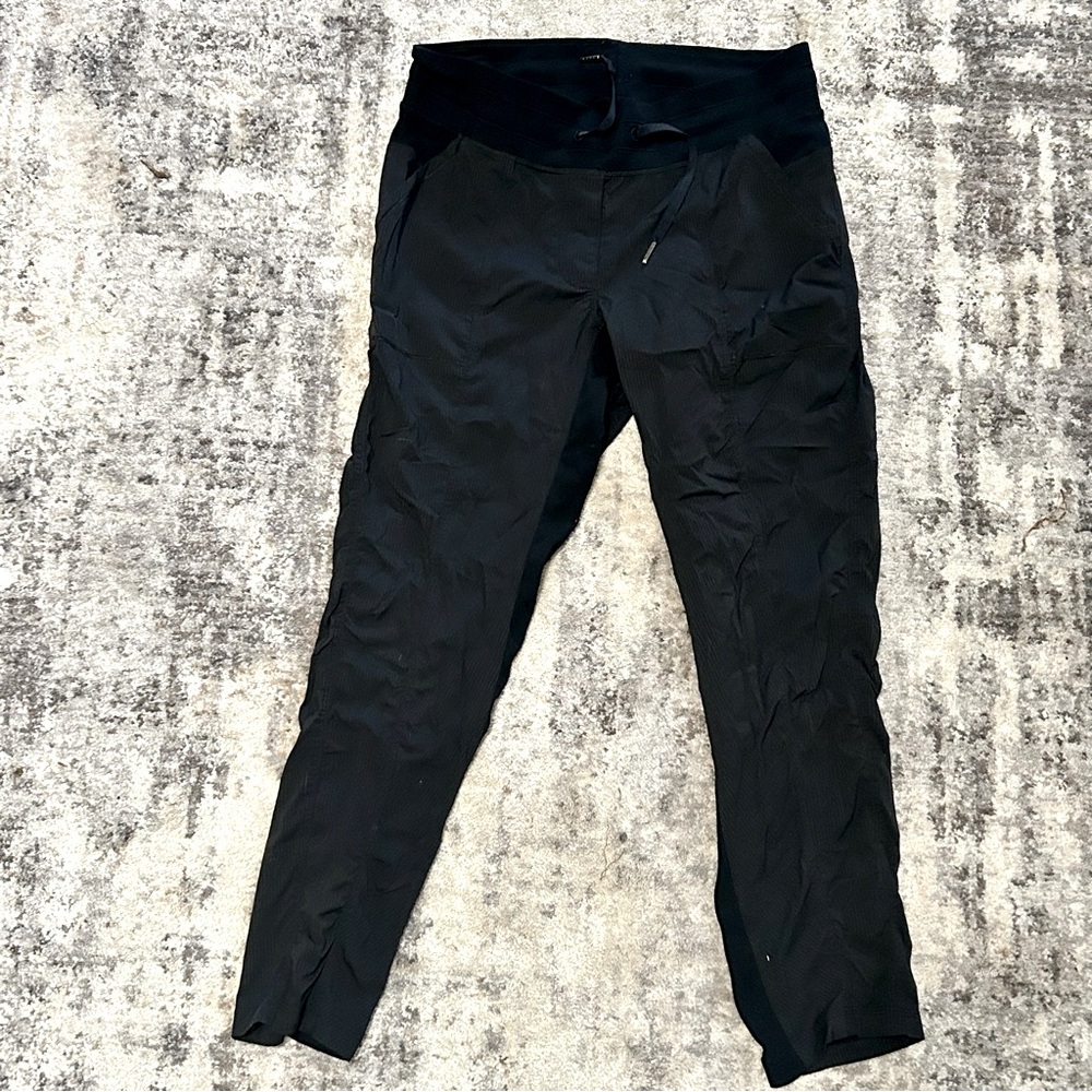Lululemon / Street to Studio Pant II Black Size 10 with Swift Fabric